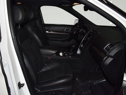 Used 2017 Ford Explorer Platinum AWD/4WD image 11