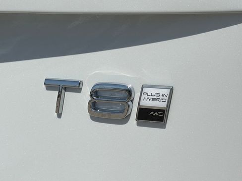 New 2025 Volvo XC90 T8 Plus w/ Protection Package Premier image 9