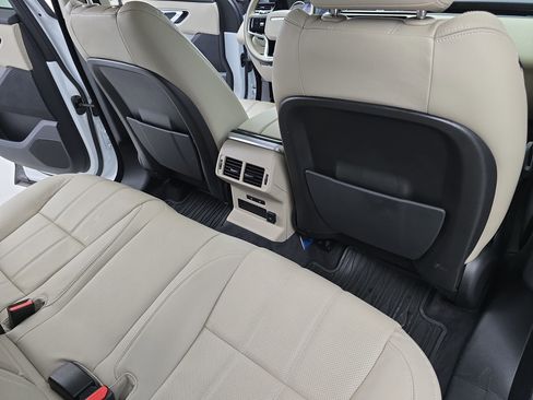 Used 2023 Land Rover Range Rover Velar R-Dynamic S image 11