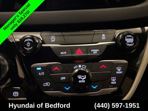 Used 2023 Chrysler Voyager LX FWD image 21
