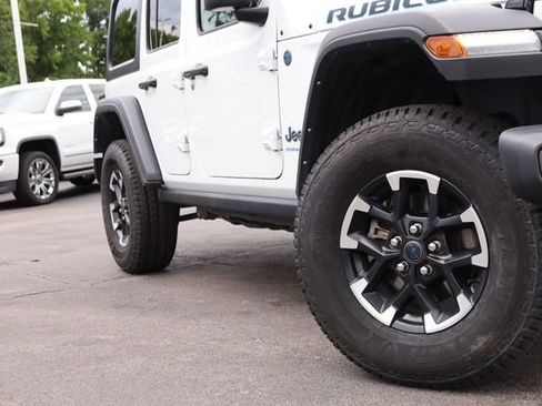 Used 2024 Jeep Wrangler Unlimited Rubicon 4xe AWD/4WD image 3