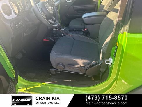Used 2025 Jeep Wrangler Sport AWD/4WD image 35