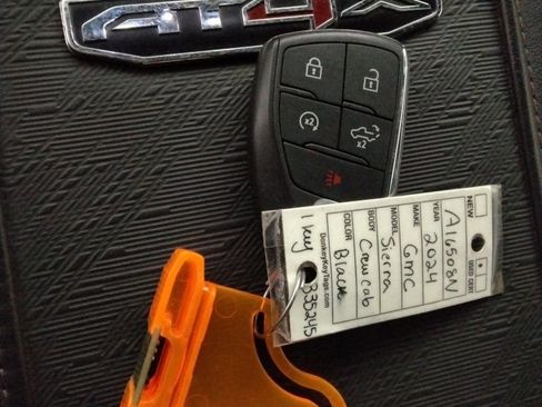 Used 2024 GMC Sierra 2500 AT4X image 55