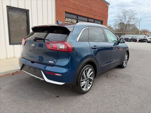 Used 2017 Kia Niro Touring w/ Advanced Technology Package image 2