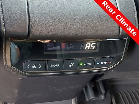 Used 2022 Toyota Highlander XLE image 24