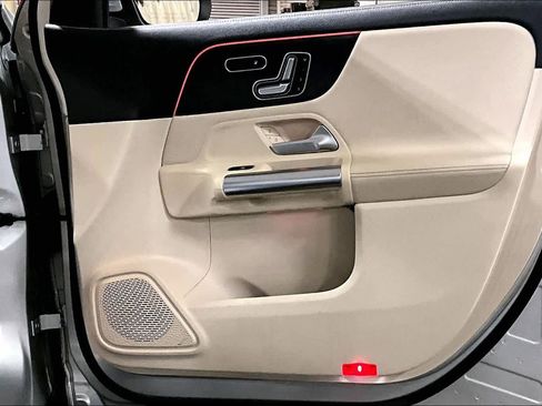 Used 2021 Mercedes-Benz GLA 250 GLA 250 image 23