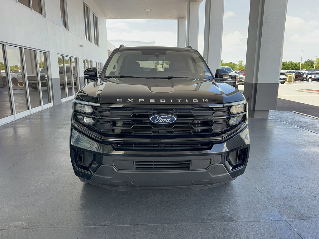 Certified 2025 Ford Expedition Active RWD image 2