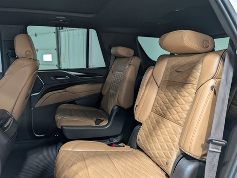 Used 2023 Cadillac Escalade Sport image 18