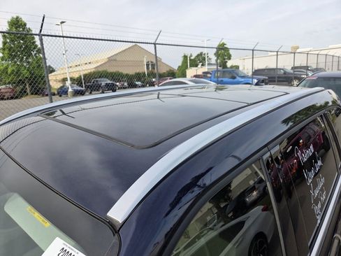 Used 2023 Toyota Highlander Platinum AWD/4WD image 5