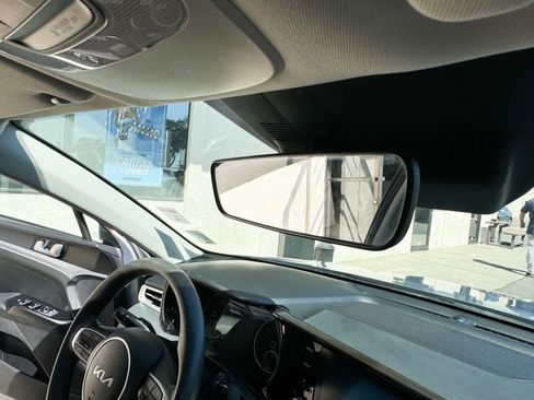 Used 2023 Kia K5 LXS image 27