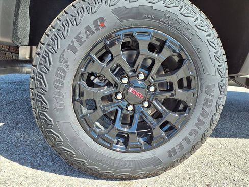 New 2026 GMC Canyon Elevation w/ Convenience Package image 25