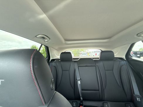 Used 2023 Buick Envision Essence w/ Sport Touring Package AWD/4WD image 28