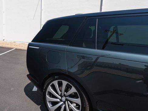 Used 2025 Land Rover Range Rover Long Wheelbase Autobiography AWD/4WD image 6