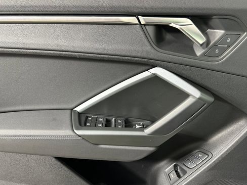 Used 2025 Audi Q3 2.0T Premium image 10