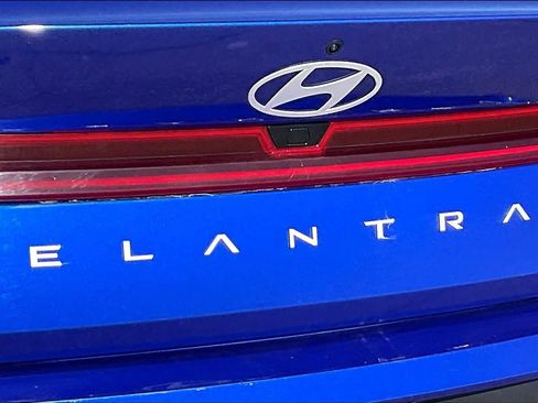 Used 2024 Hyundai Elantra Limited image 30