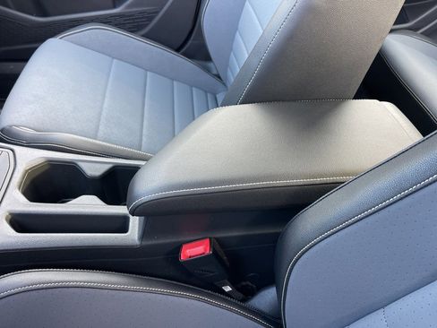 Used 2025 Volkswagen Jetta SE image 17