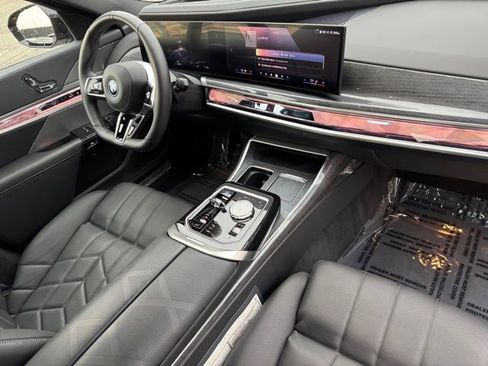 Certified 2025 BMW i7 xDrive60 AWD/4WD image 25