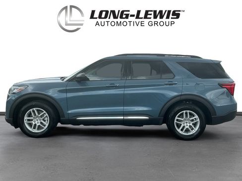 Used 2025 Ford Explorer Active RWD image 2