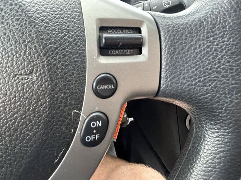 Used 2013 Nissan Rogue S AWD/4WD image 17