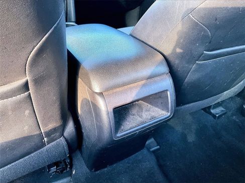 Used 2014 Toyota Camry SE image 19