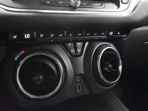 Used 2025 Chevrolet Blazer LT AWD/4WD image 19