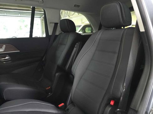 Used 2026 Mercedes-Benz GLS 450 4MATIC image 17