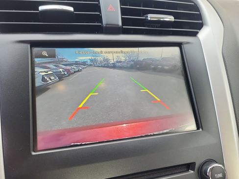 Used 2014 Ford Fusion SE image 18