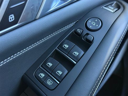 Used 2026 BMW X7 M60i w/ Executive Package image 22