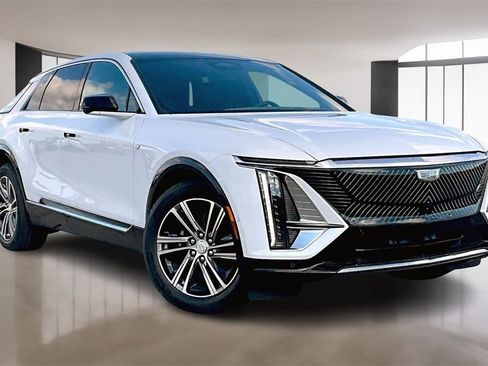 New 2026 Cadillac Lyriq Premium Luxury image 2