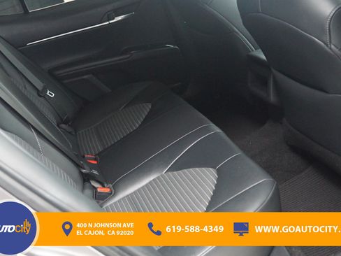 Used 2019 Toyota Camry SE w/ Carpet Mat Package FWD image 13