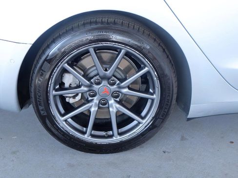 Used 2018 Tesla Model 3 Long Range RWD image 5