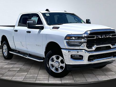 Certified 2025 RAM 2500 Big Horn AWD/4WD image 38