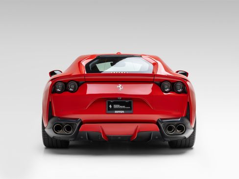 Used 2020 Ferrari 812 Superfast RWD image 6