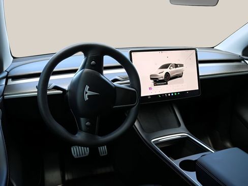 Used 2025 Tesla Model Y Performance AWD/4WD image 17