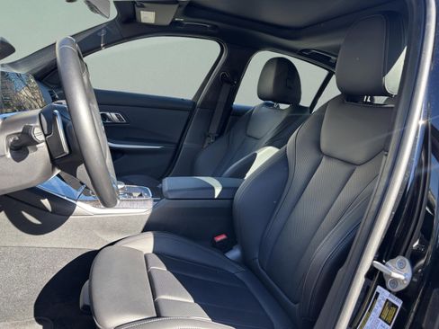 Used 2022 BMW 330i Sedan w/ Driving Assistance Package image 16