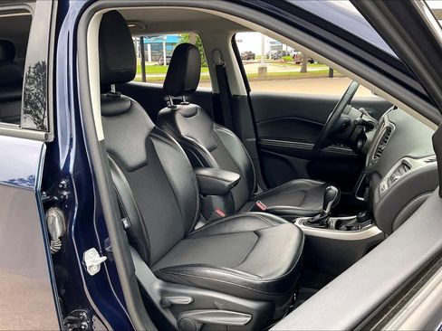 Used 2019 Jeep Compass Latitude w/ Popular Equipment Group image 9