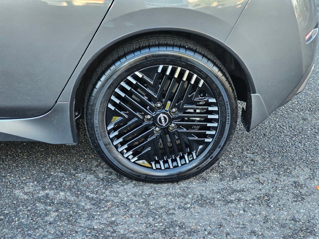 Used 2023 Nissan Leaf SV Plus FWD image 9