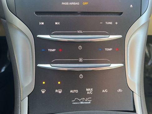 Used 2013 Lincoln MKZ Base image 13