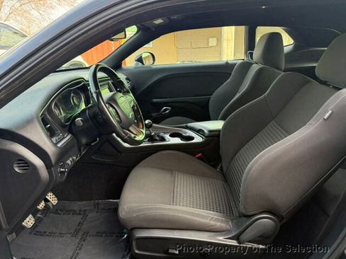 Used 2019 Dodge Challenger R/T w/ Driver Convenience Group image 33