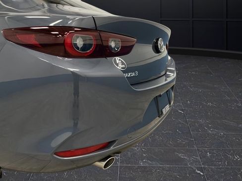 Used 2023 MAZDA MAZDA3 s image 31