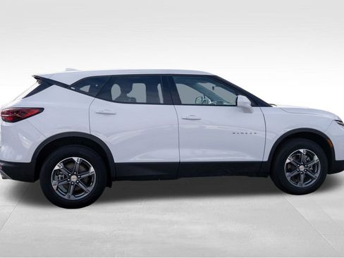 Used 2025 Chevrolet Blazer LT image 8