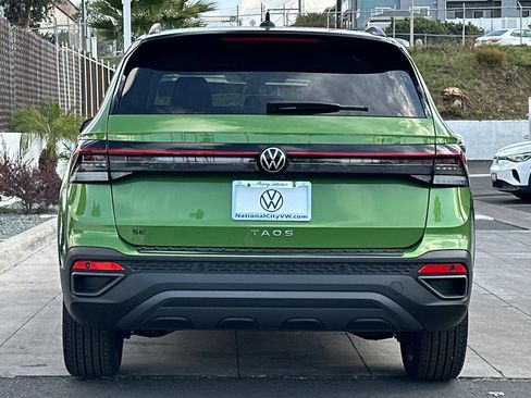 New 2026 Volkswagen Taos SE image 6