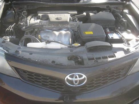 Used 2014 Toyota Camry SE FWD image 27