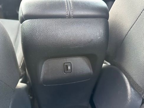 Used 2025 Nissan Sentra SV image 17