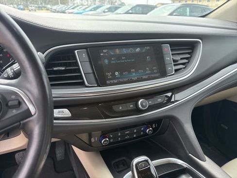 Used 2018 Buick Enclave Premium image 26