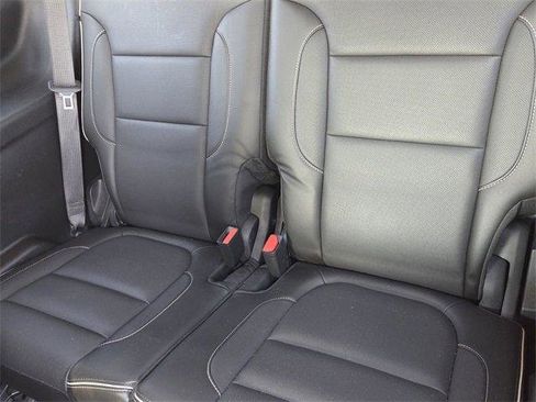 Used 2019 GMC Acadia Denali image 11