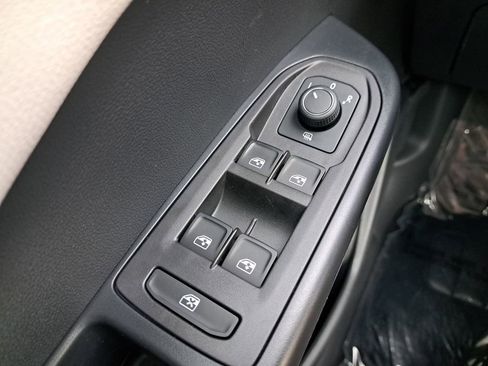 New 2025 Volkswagen Taos S image 27