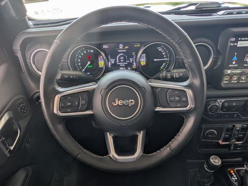 Used 2023 Jeep Wrangler Unlimited Sahara w/ Cold Weather Group AWD/4WD image 23