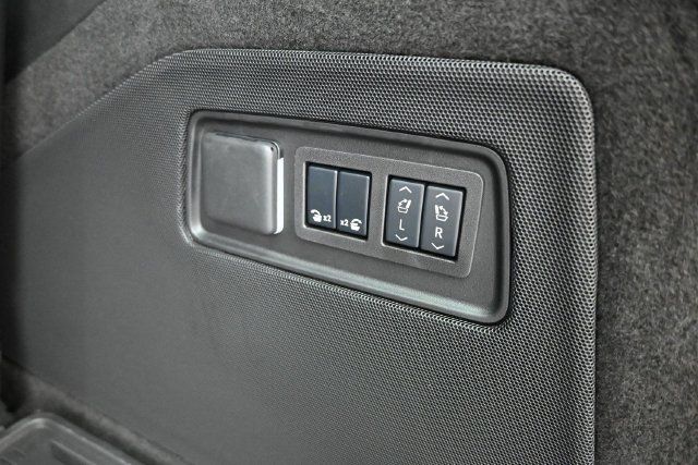 Used 2025 Cadillac Escalade Sport Platinum AWD/4WD image 25
