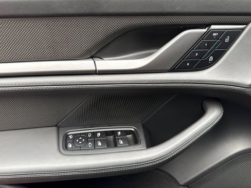 Used 2023 Porsche Taycan GTS image 12